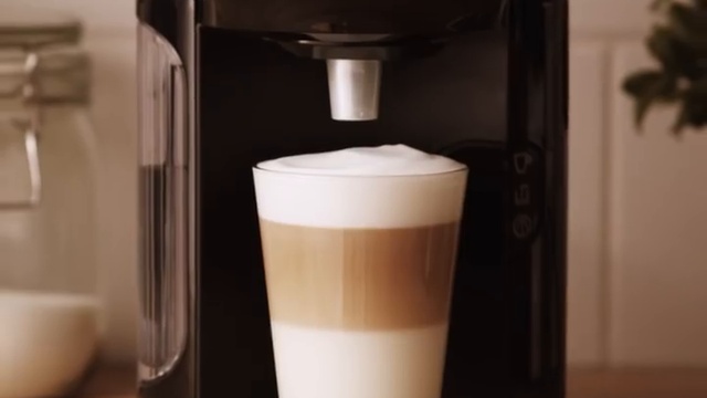 Обзор «Bosch Tassimo Joy TAS4504, White капсульная кофемашина Bosch GmbH, цвет белый» смотреть онлайн