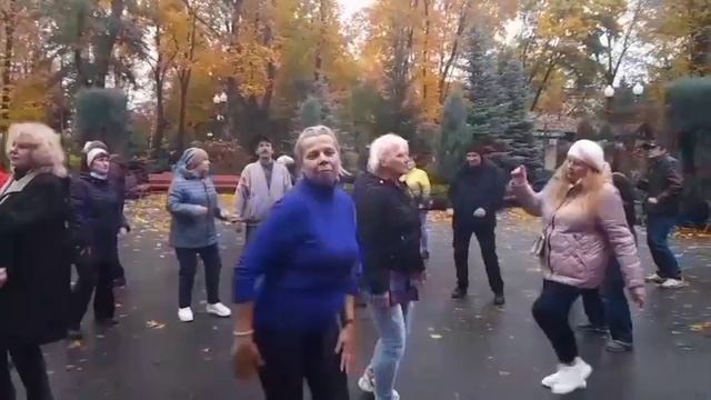 Лисапед танцы в парке Горького Харьков 21.10.2023 смотреть онлайн