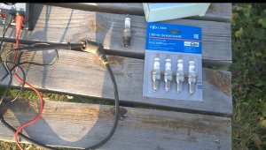 Проверка высоковольтных проводов с заменой свечей на Ниве Шевроле