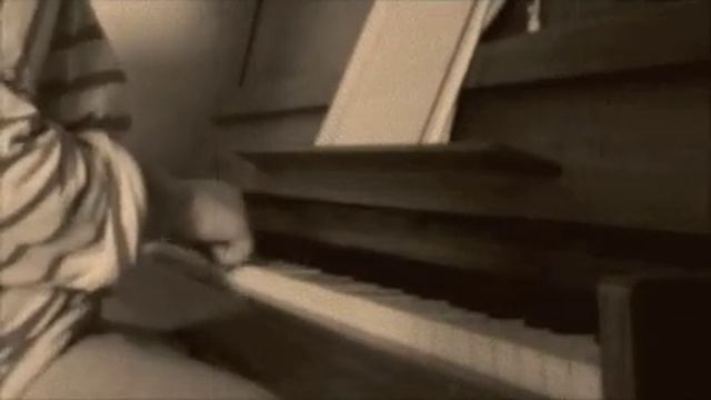 Sandra Lundquist plays 3 Gnossiennes: Lent by Erik Satie смотреть онлайн