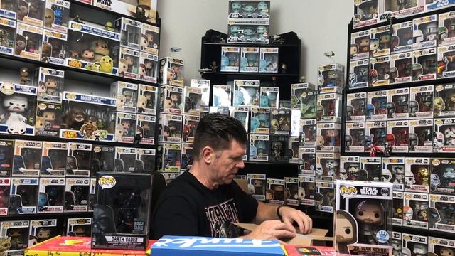 Unboxing a Ralphie’s Funhouse $75 Mystery box смотреть онлайн