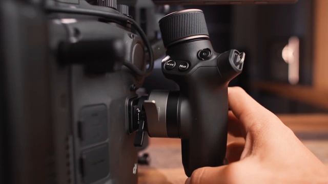 DJI RONIN 4D Cinema Camera with BUILT IN GIMBAL - Introducing DJI Ronin 4D ( HINDI ) смотреть онлайн