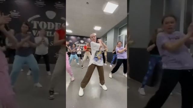 Тодес Вавилова! Занятие 5 группы. Я в середине в белой футболке. смотреть онлайн