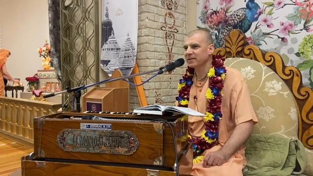 Суть духовной науки. Воскресная программа. Что дает маха-мантра? Москва, 06.06.21 смотреть онлайн