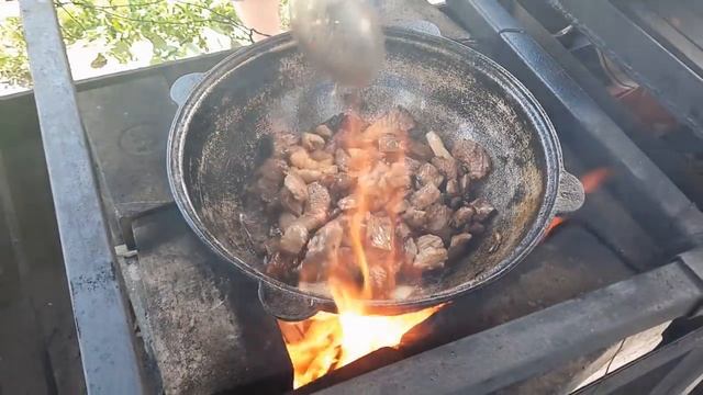 Очередной заказ на Москву! Мясное ассорти и копченая баранина на 2-х метровом подносе! смотреть онлайн