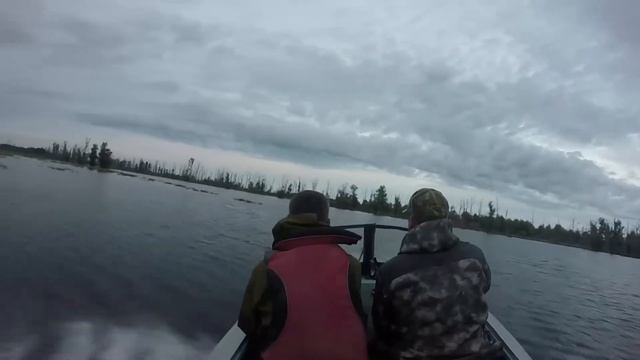 Спускаемся по р. Тавда на лодках Обь, Казанка смотреть онлайн