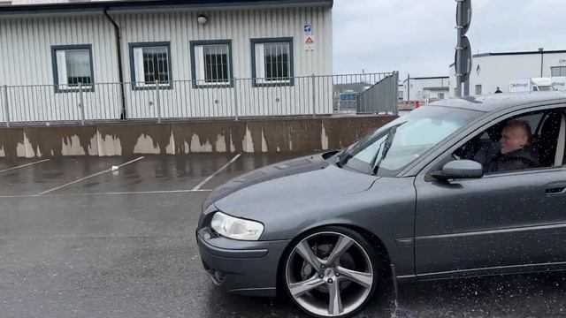 15027 - Volvo S60 R AWD "Reparationsobjekt" — 2004 смотреть онлайн