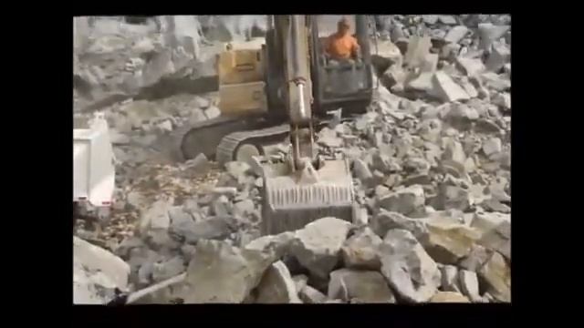 FLIEGL ASW 6Х4 - самосвал с горизонтальной выгрузкой, полным весом 33 т. смотреть онлайн