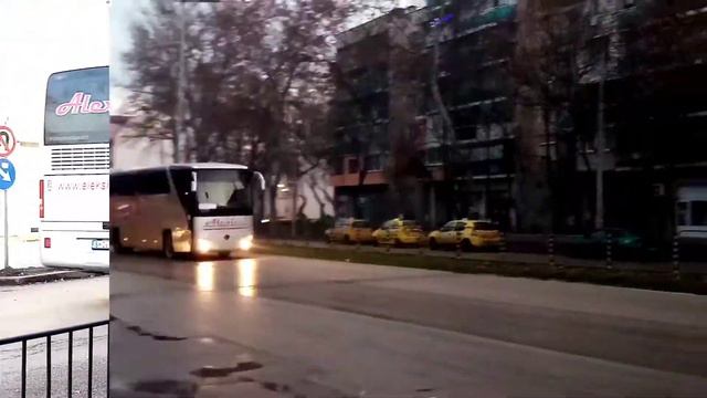 Два от туристическите автобуси на фирма Алексиев-91 Видин. смотреть онлайн