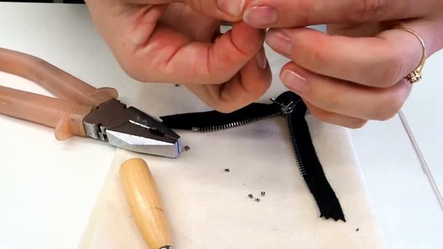 КАК УКОРОТИТЬ МЕТАЛЛИЧЕСКУЮ МОЛНИЮ смотреть онлайн