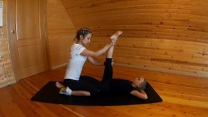 Растяжка для детей/Сажаем ребенка на шпагат