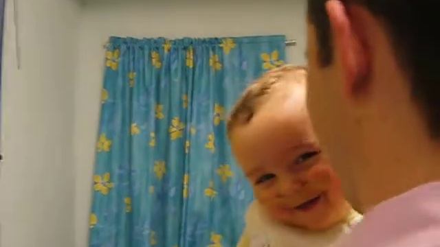 Tom - 1 an - Fou rire à l'hôpital смотреть онлайн