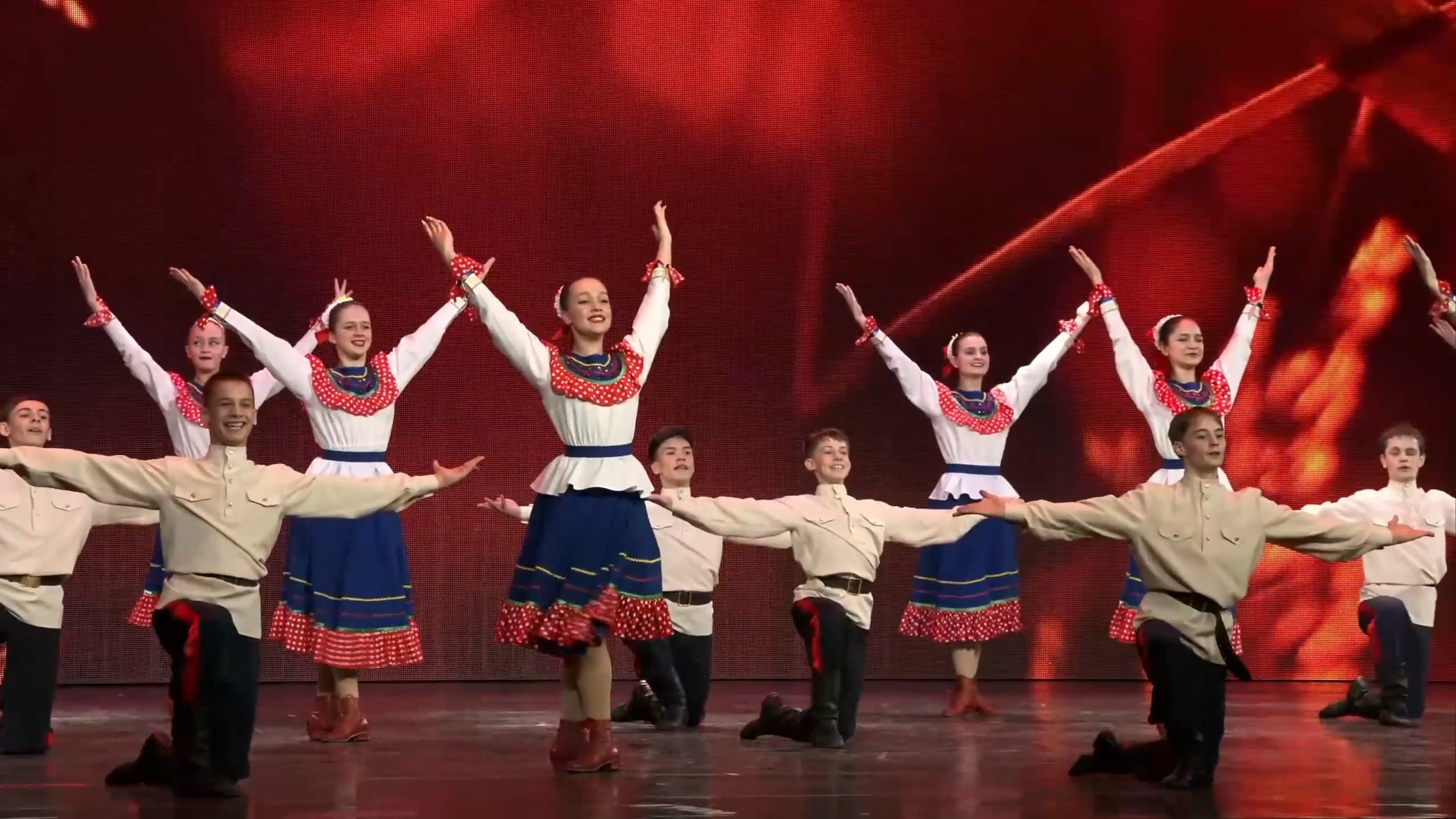 "Донская праздничная", студия «Казаки России». "Donskaya Festive", studio "Cossacks of Russia". смотреть онлайн