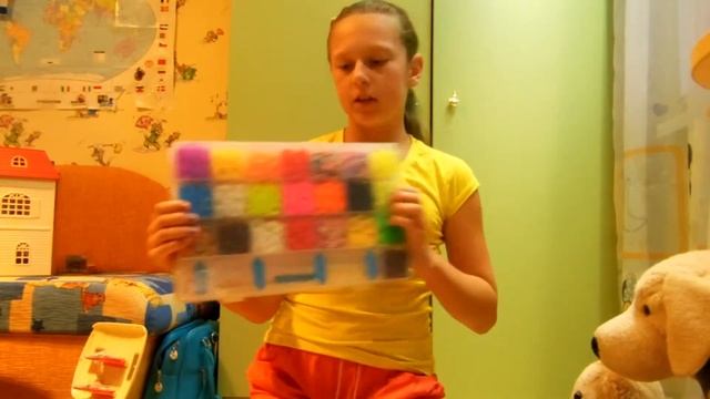 Обзор наборов с резинками Rainbow Loom. смотреть онлайн