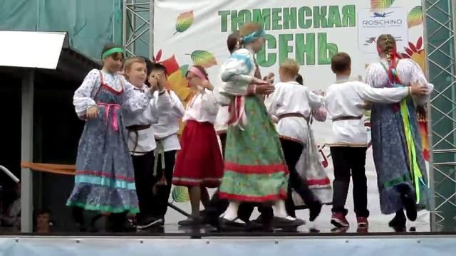 круговой танец "Девочка Надя" смотреть онлайн