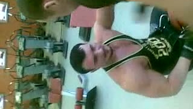 Олег Плужник - отжимание от брусьев (2009) смотреть онлайн