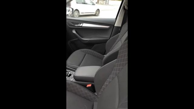 SKODA KAROQ 1.6 TDI DSG EXECUTIVE смотреть онлайн