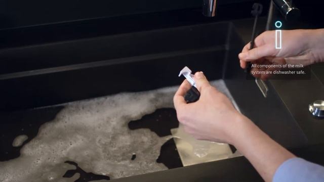 Rengør mælkesystemet i Siemens EQ.500 integral espressomaskine смотреть онлайн