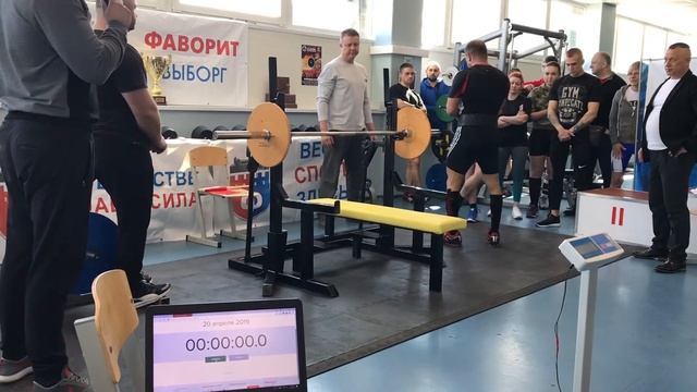 Жим штанги (50 кг). Наибольшее количество повторений (мужчины) смотреть онлайн