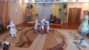 танец "Маленькие  поварята", вторая младшая группа