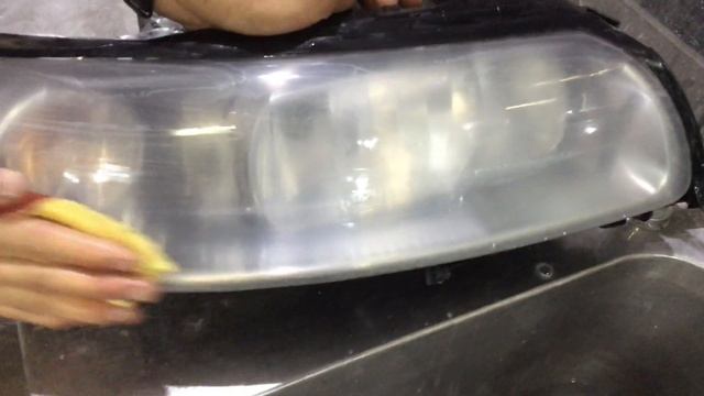 Химическая полировка фар на примере автомобиля Volvo S60 смотреть онлайн
