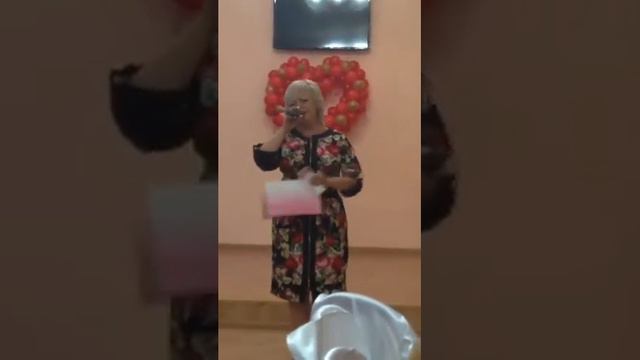 Гарна дивчина поет смотреть онлайн