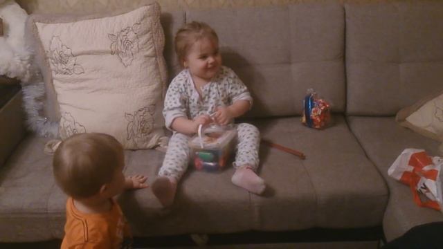 СТИШОК ГУСИ-ЛЕБЕДИ))) ИГРУШКИ, ПЛАСТИЛИН. смотреть онлайн