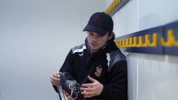 Bauer Vapor Hyperlite vs CCM JetSpeed FT4 Pro REAL hockey skates review