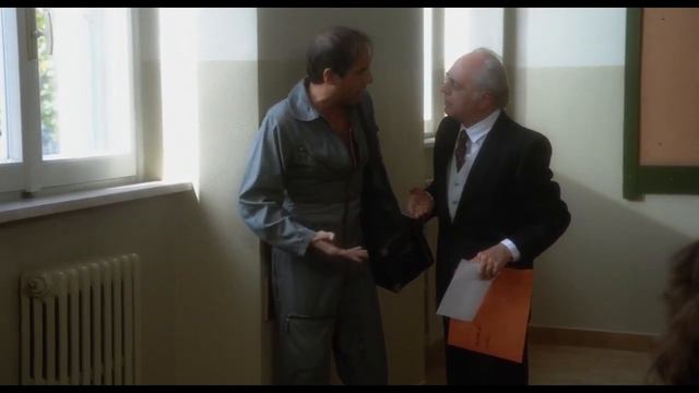 Расслабьтесь и смейтесь вместе с этой веселой комедией. Особые приметы: красавчик -1983 г.