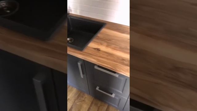 Кухни на заказ. Обзор серая кухня в эмали смотреть онлайн