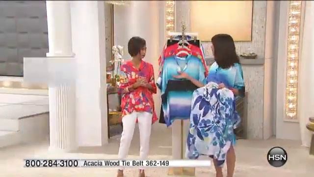 N Natori Printed Satin Tunic Top смотреть онлайн