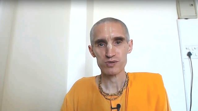 НУЖНО ЛИ ТРАТИТЬСЯ НА ПОЕЗДКУ, ЕСЛИ ВРИНДАВАН И ТАК ТАМ, ГДЕ ПРЕДАННЫЕ? смотреть онлайн