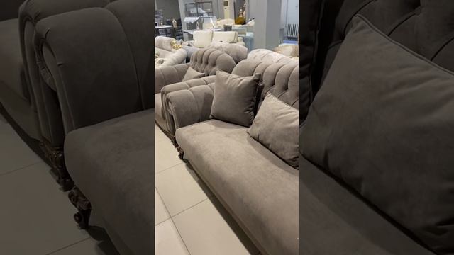 Диван для любителей пастельных тонов