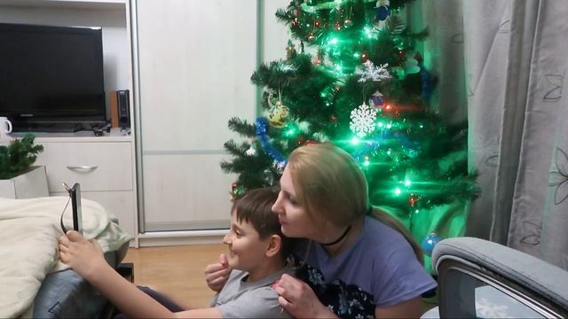 ВЛОГ: Наш Новый год /Рецепт домашнего майонеза/ Подарки от Деда Мороза и от нас для Тимы смотреть онлайн