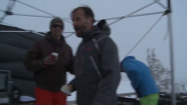 Columbia Omni Heat Electric VS Wim Hof смотреть онлайн