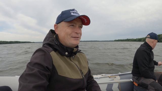 Gladiator Е420 Pro НДНД с мотором Hidea 9.9 FHS (15) Тест на воде. смотреть онлайн