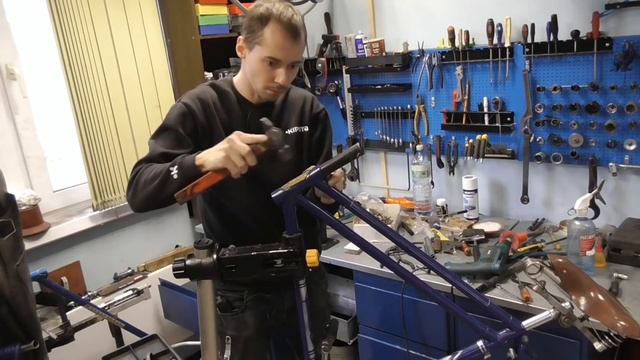 Финишная сборка экспортного велосипеда ЗИФ 20-В. Первая поездка. смотреть онлайн