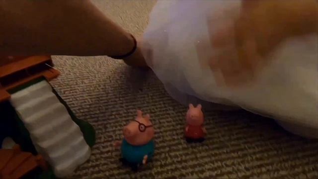 Новогодние подарки от Деда мороза! Распаковка игрушек! Новый год 2020! Дом на дереве! смотреть онлайн