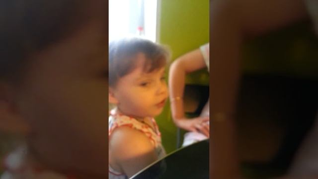 Пытается рассказать стишок смотреть онлайн