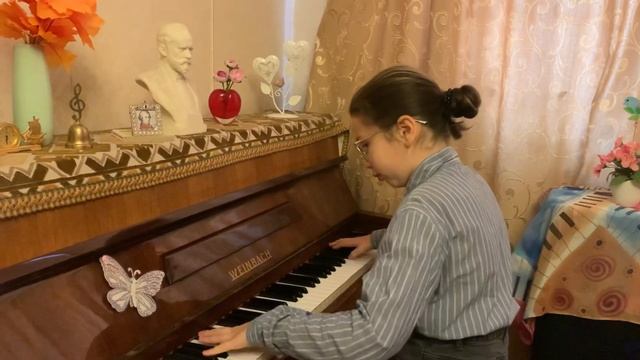 Sofiia. Трезвучия с обращениями в гамме Ре-бемоль мажор. смотреть онлайн
