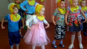 танец Неваляшек на выпускном в детском саду