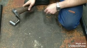 Испытание самодельного навесного замка на удар.