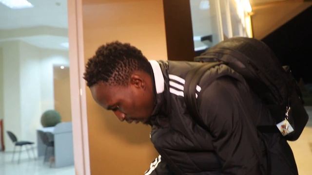 ДАРИМ ШАРФ с автографами игроков «Шерифа» смотреть онлайн