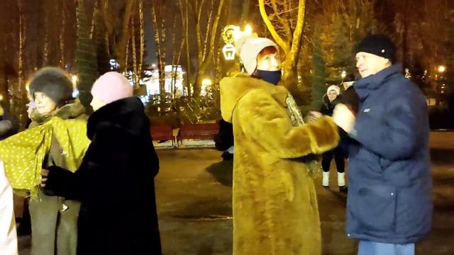ЗА ТВОЮ КРАСИВУЮ УЛЫБКУ!???/ТАНЦЫ В ПАРКЕ ГОРЬКОГО ХАРЬКОВ ЯНВАРЬ 2022 смотреть онлайн
