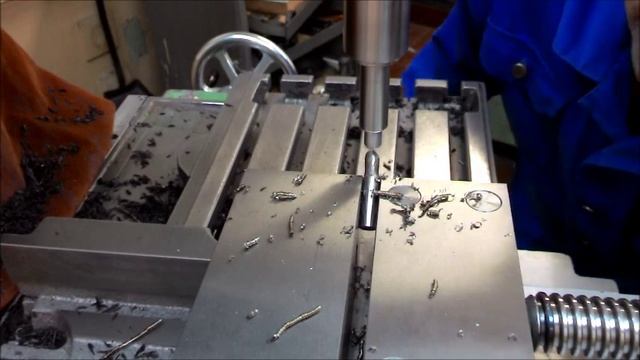 Используем фрезерный станок как токарный смотреть онлайн