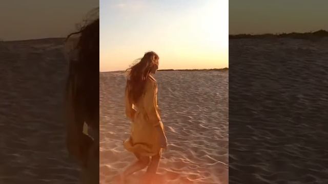 Платье объемными рукавами смотреть онлайн
