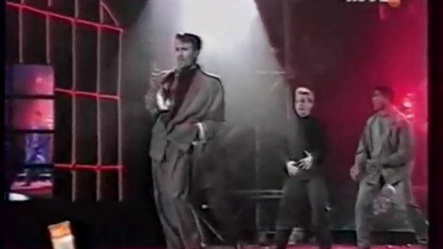 Богдан Титомир - Девочка в красном смотреть онлайн