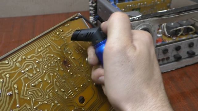 ВСКРЫВ НАЙДЕННЫЙ ПРИБОР! Я БЫЛ УДИВЛЁН!!! ВНУТРИ РАДИОДЕТАЛИ С ДОРОГИМИ ДРАГ-МЕТАЛЛАМИ......... смотреть онлайн