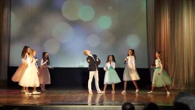 Поем песню. На день милиции. Мы вам честно сказать хотим. смотреть онлайн