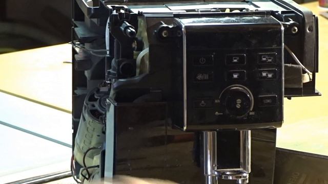 ripariamo la macchina del caffe delonghi смотреть онлайн